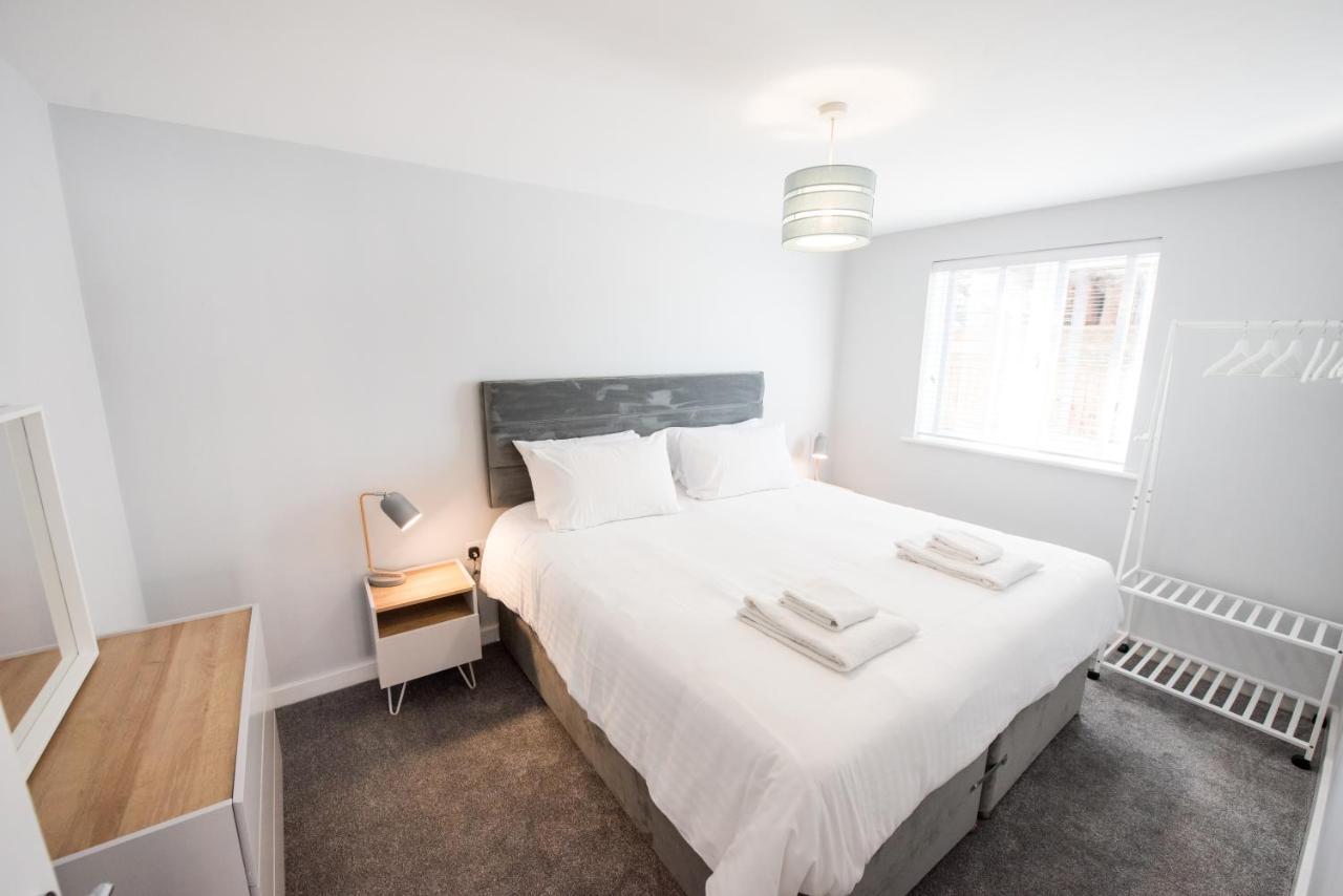 Space Apartments - One Bed Serviced Apartment- Super-King Bed - Ground Floor- Parking Space -Wifi Great Clacton Exterior photo